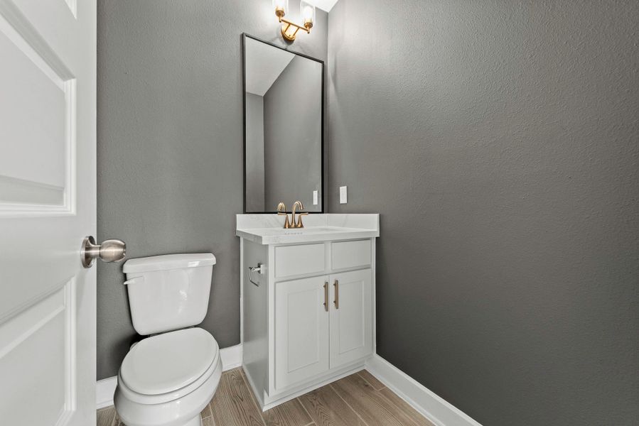 Representative image. Features, selections and colors may vary.