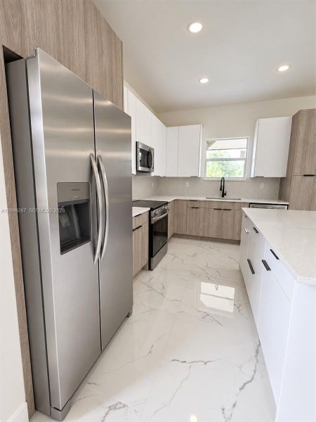 Furnished interior view inside a new home in , Lehigh Acres (Image 10).
