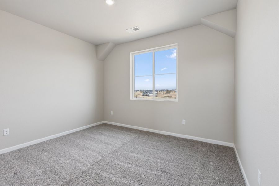 Spacious, unfurnished interior of a new home in The Aurora Highlands, Aurora (Image 21).