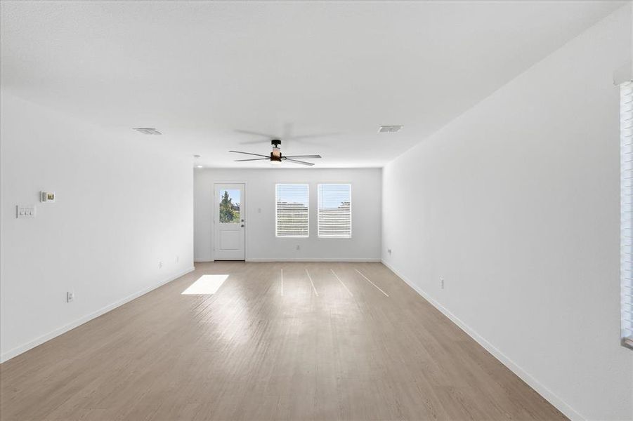 Spacious, unfurnished interior of a new home in Mobberly Farms, Pilot Point (Image 15). Spacious, unfurnished interior of a new home in Mobberly Farms, Pilot Point (Image 15).