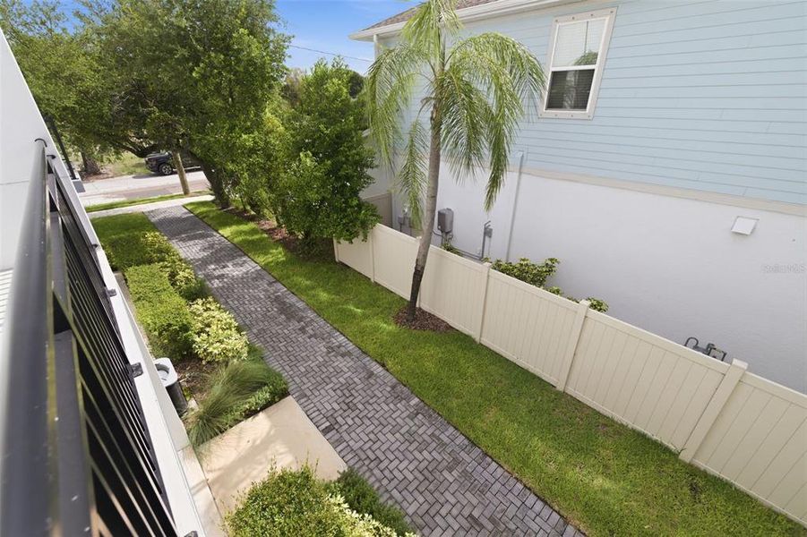 Exterior details and patio area of a home in , Tampa (Image 22).