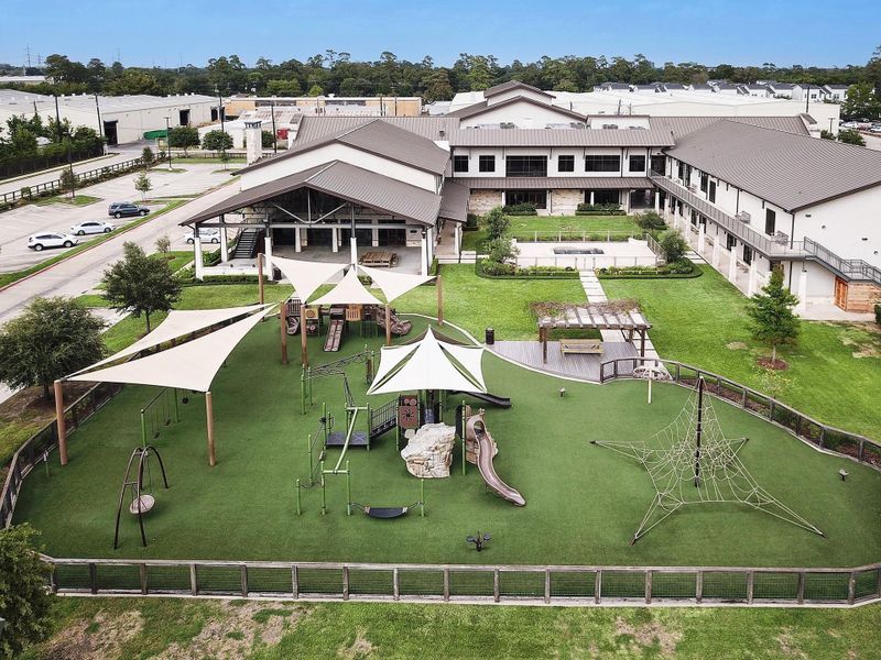 Palisades Park residents have access to nearby Grace Bible Church outdoor amenities. Palisades Park residents have access to nearby Grace Bible Church outdoor amenities.