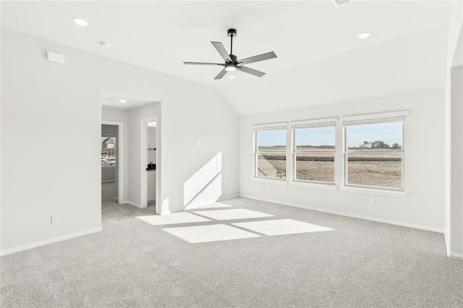 Spacious, unfurnished interior of a new home in Creekview Meadows, Pilot Point (Image 20).
