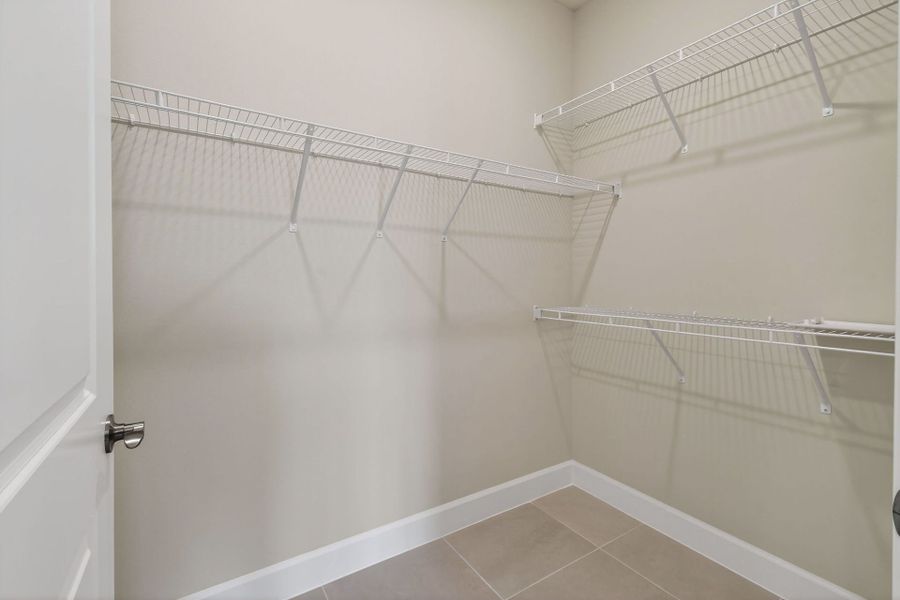 Spacious, unfurnished interior of a new home in Del Webb Tradition, Port St. Lucie (Image 23).