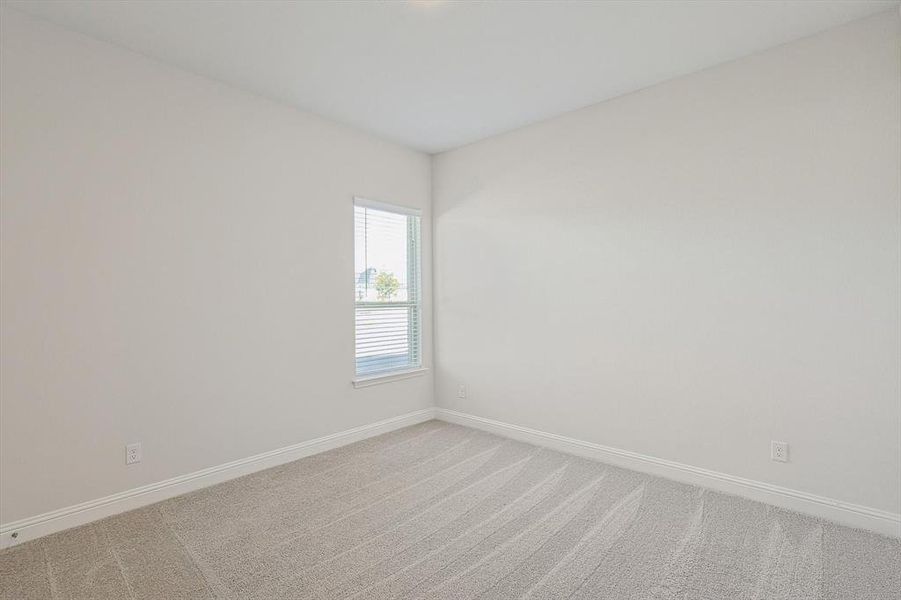 Spacious, unfurnished interior of a new home in Oak Creek Ranch, Midlothian (Image 27).