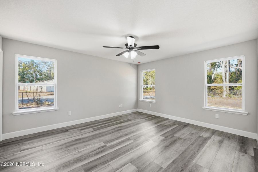 Spacious, unfurnished interior of a new home in , Jacksonville (Image 19).