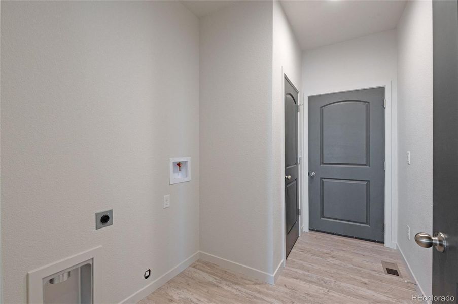 Spacious, unfurnished interior of a new home in , Pueblo West (Image 23).