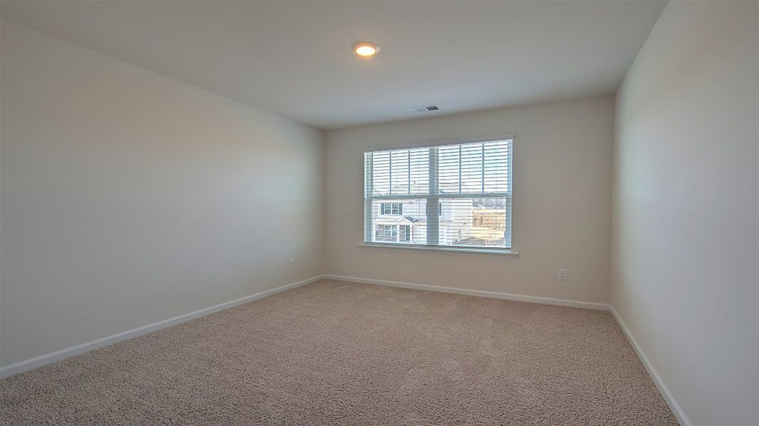 Spacious, unfurnished interior of a new home in Ferry Grove, Lexington (Image 17).