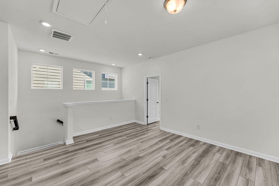 Spacious, unfurnished interior of a new home in , North Charleston (Image 16).