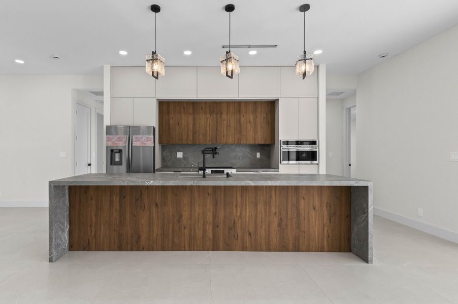 07 Kitchen 01