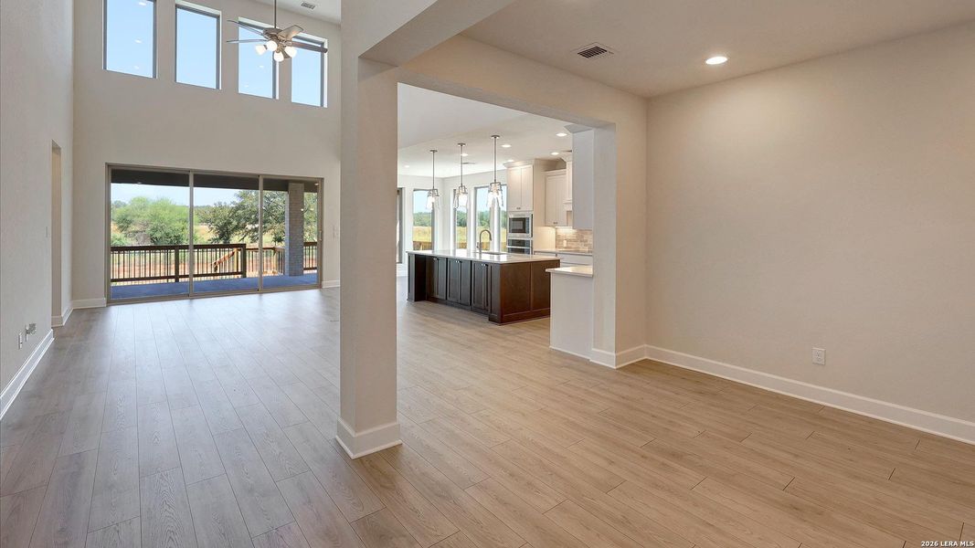 Spacious, unfurnished interior of a new home in Alsatian Oaks, Castroville (Image 24).