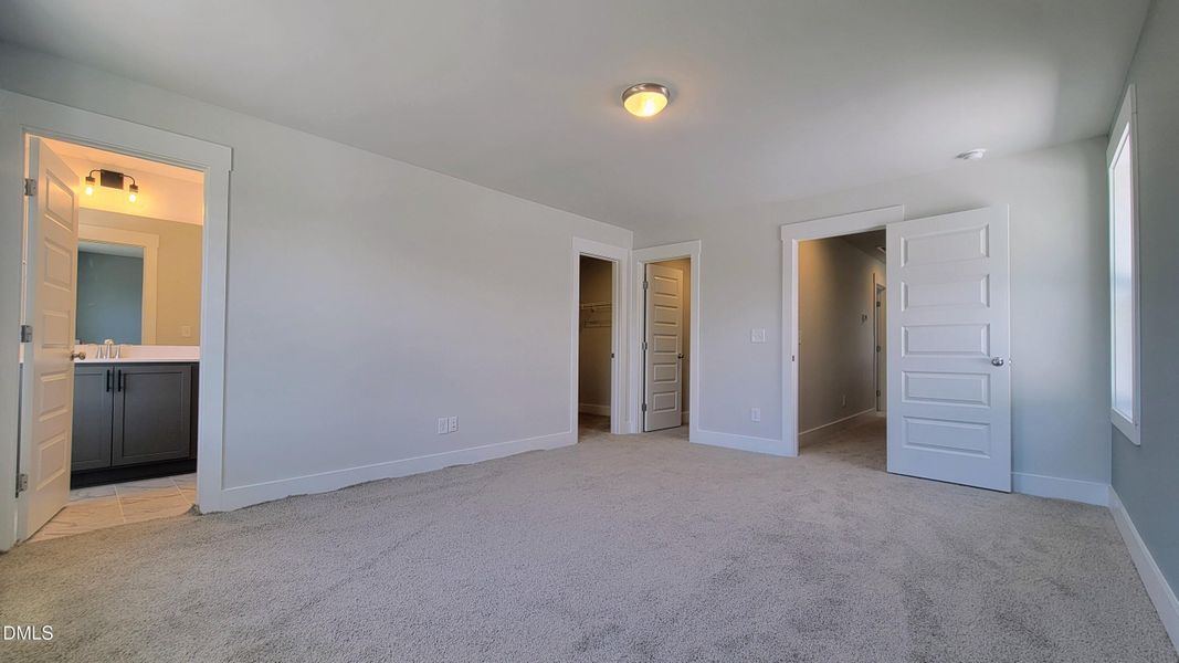 Main Bedroom - Yin & Yang Interior