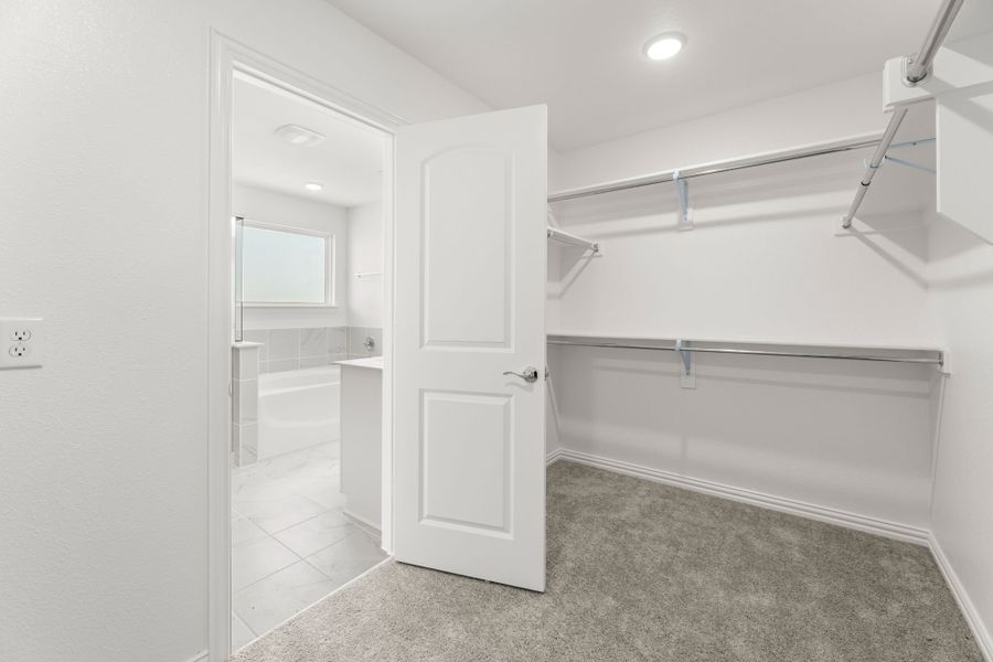 Representative unfurnished interior of a home built from the Kingston by UnionMain Homes in Elevon, Lavon (Image 63).