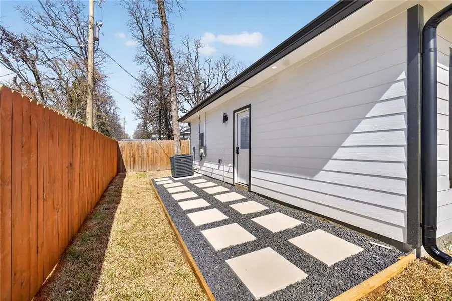 Exterior details and patio area of a home in , Mabank (Image 2). Exterior details and patio area of a home in , Mabank (Image 2).
