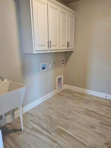 Spacious, unfurnished interior of a new home in , Van Alstyne (Image 9). Spacious, unfurnished interior of a new home in , Van Alstyne (Image 9).