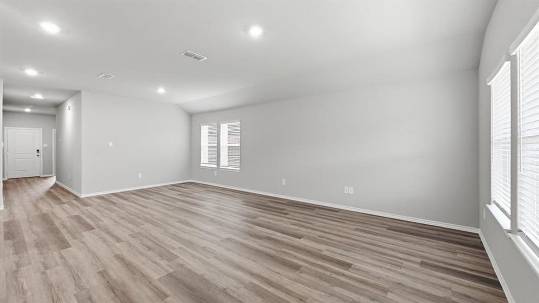 Spacious, unfurnished interior of a new home in Rock Creek West, Fort Worth (Image 22).