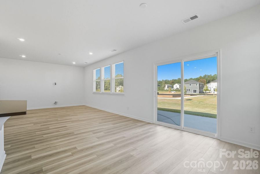 Spacious, unfurnished interior of a new home in Bellina, York (Image 18).