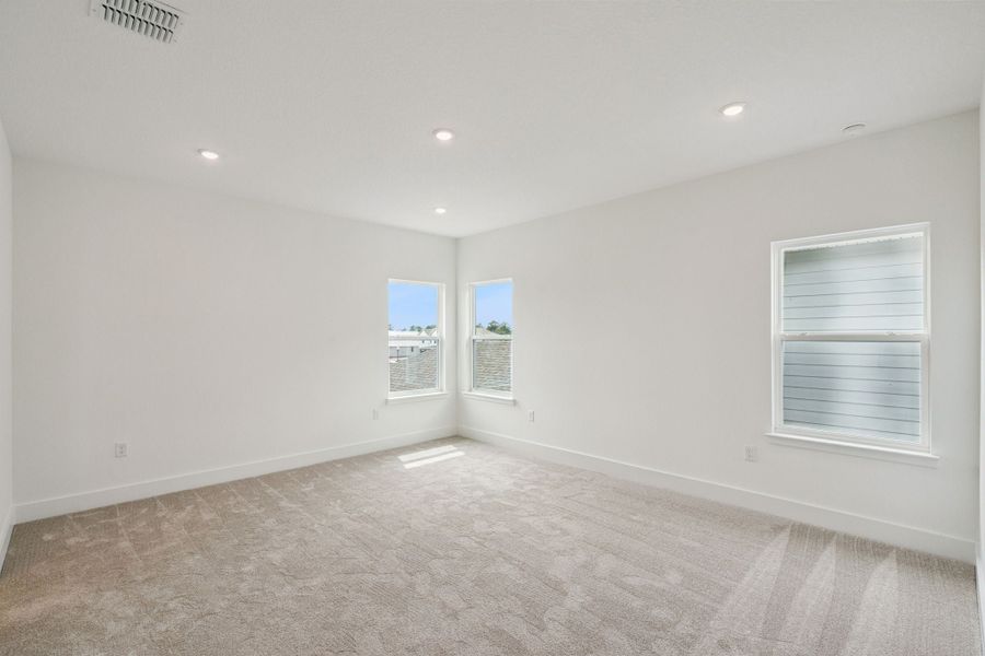 Spacious, unfurnished interior of a new home in Northlake at Ovation, Winter Garden (Image 29).