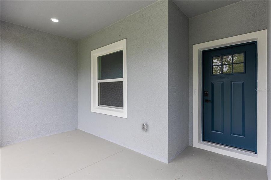 Exterior details and patio area of a home in , Ocala (Image 3).
