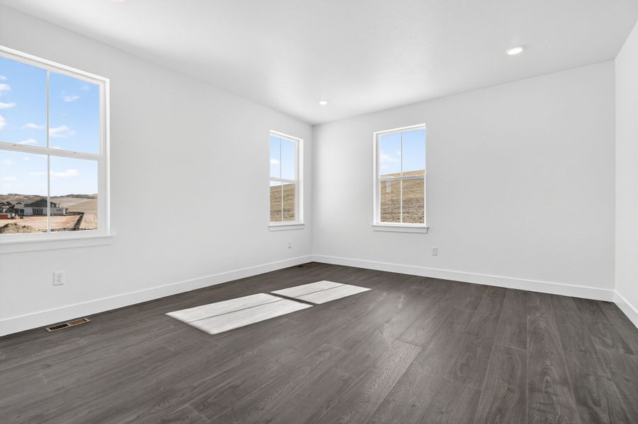 Spacious, unfurnished interior of a new home in Macanta Destination Collection, Castle Rock (Image 21).