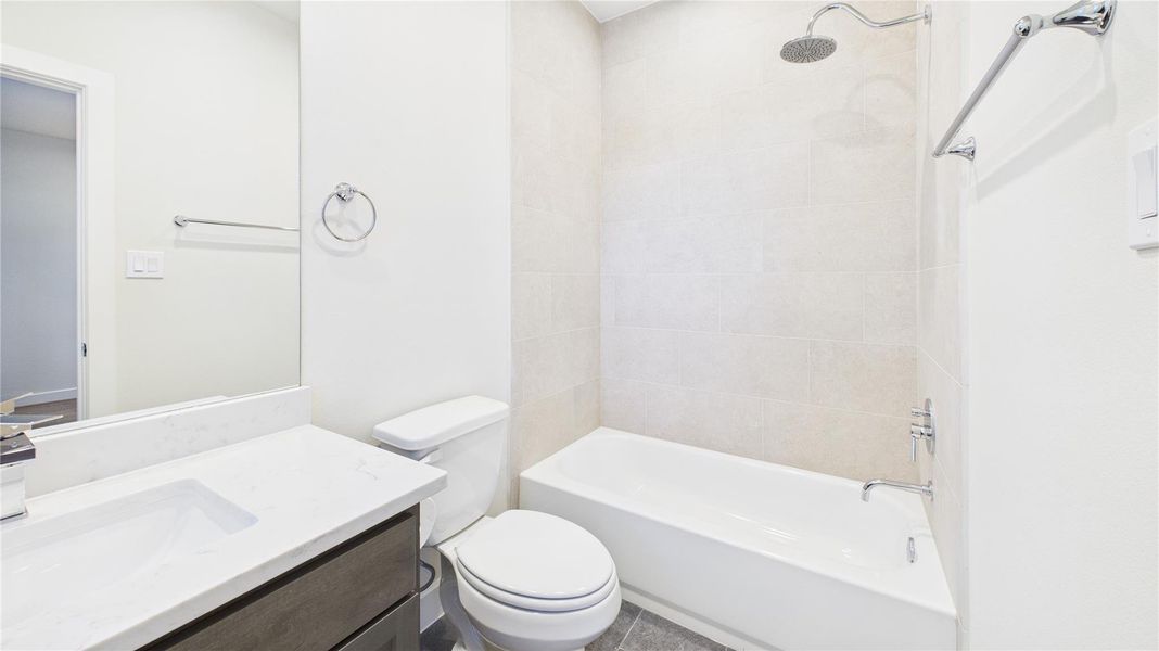 First floor ensuite. First floor ensuite.