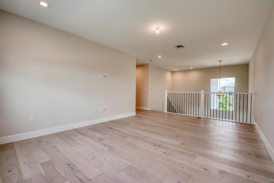 Spacious, unfurnished interior of a new home in Apex at Avenir, Palm Beach Gardens (Image 42). Spacious, unfurnished interior of a new home in Apex at Avenir, Palm Beach Gardens (Image 42).