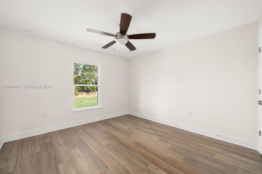 Spacious, unfurnished interior of a new home in , Sebring (Image 23).