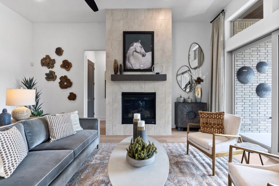 Furnished interior view inside a new home in Cibolo Crossing, Universal City (Image 10).