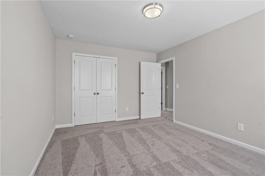 Spacious, unfurnished interior of a new home in Edenglen, Buford (Image 17).