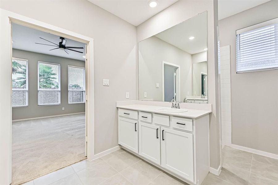 Furnished interior view inside a new home in Lago Mar, Texas City (Image 12).