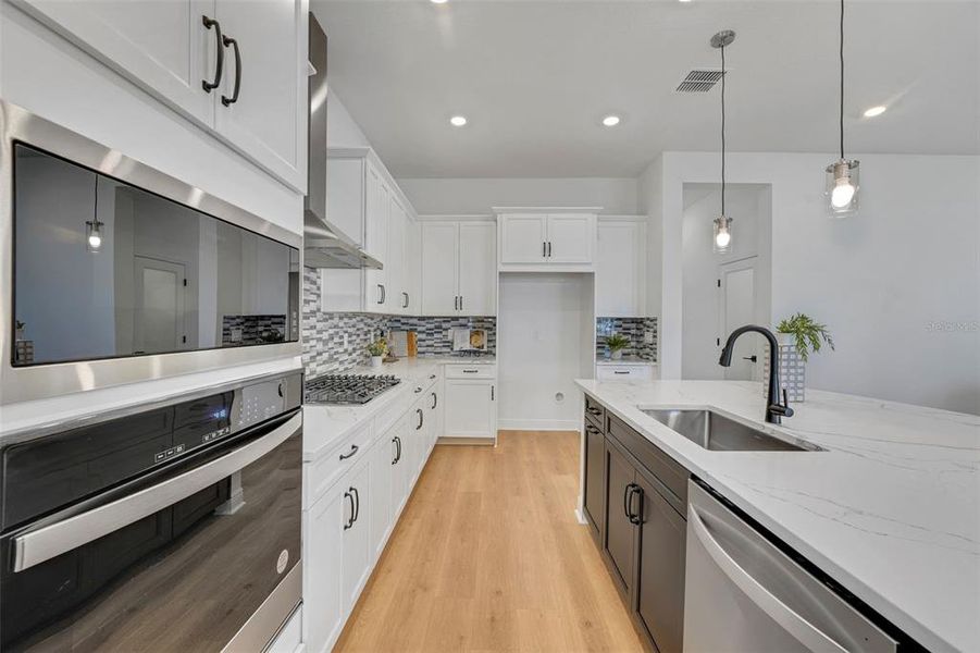 Furnished interior view inside a new home in Palms at Windermere, Windermere (Image 15).