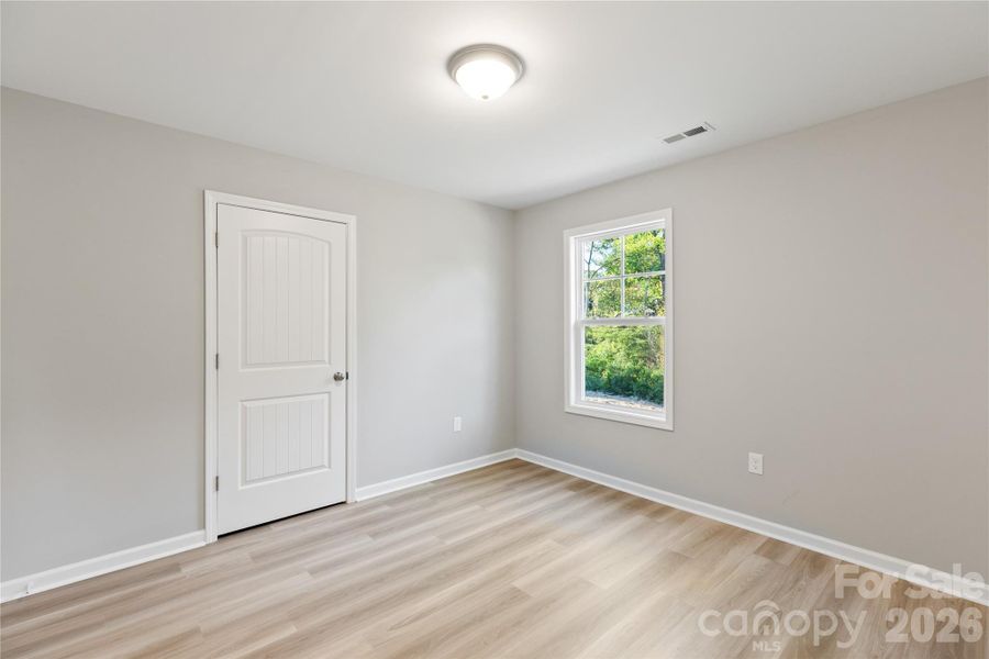 Spacious, unfurnished interior of a new home in , Kannapolis (Image 12).