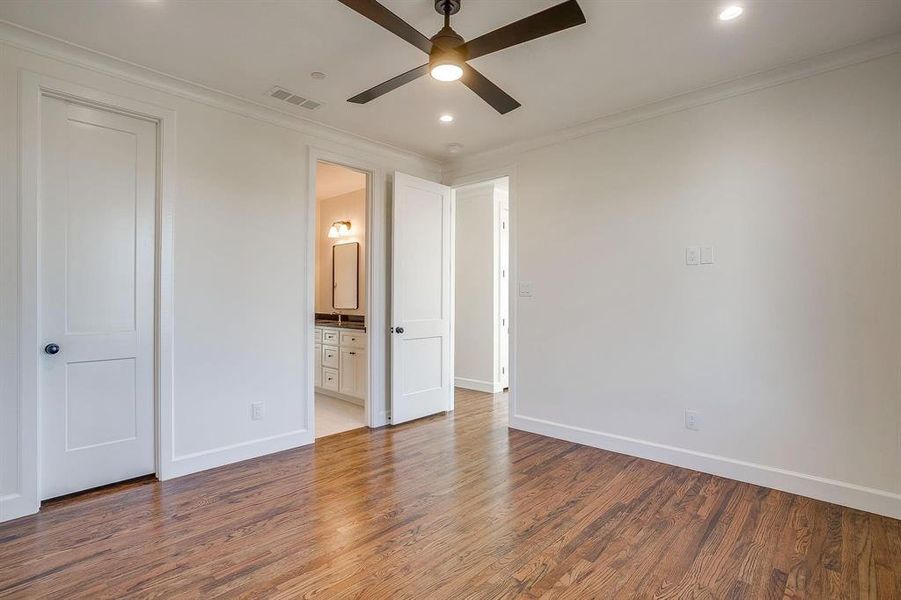 Spacious, unfurnished interior of a new home in , Grapevine (Image 26).