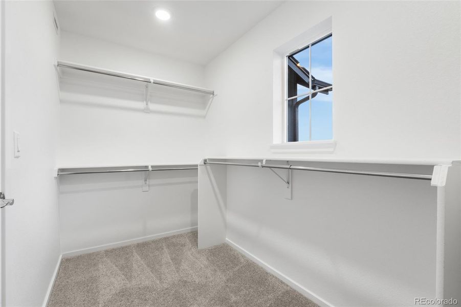 Spacious, unfurnished interior of a new home in Wolf Creek Run West, Strasburg (Image 22).