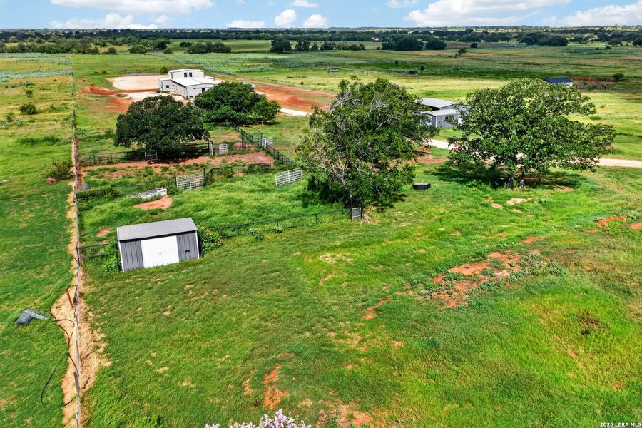 Natural landscape and outdoor views near  in Floresville (Image 28).