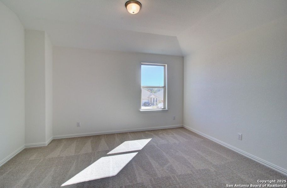 Spacious, unfurnished interior of a new home in Meyer Ranch – Premier, New Braunfels (Image 20).