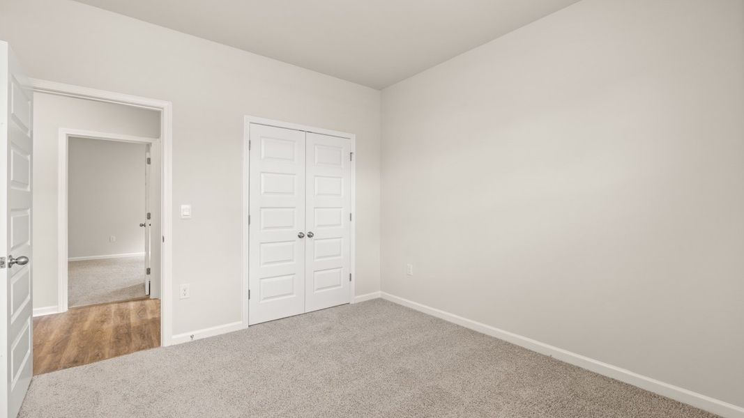 Spacious, unfurnished interior of a new home in Kingston Ranch at Lake Oconee, Buckhead (Image 22).