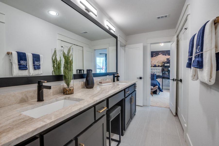 Furnished interior view inside a new home in Grand Braniff Park, Irving (Image 11).