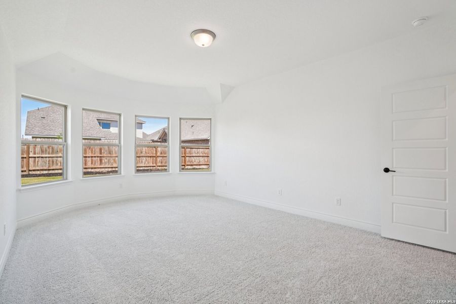 Spacious, unfurnished interior of a new home in , New Braunfels (Image 24).