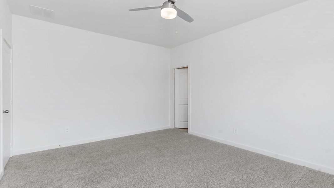 Spacious, unfurnished interior of a new home in Sorrento, Richmond (Image 18).