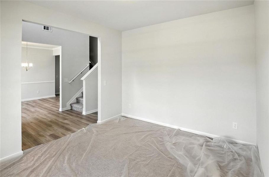 Spacious, unfurnished interior of a new home in Creekside Landing, Dallas (Image 23).