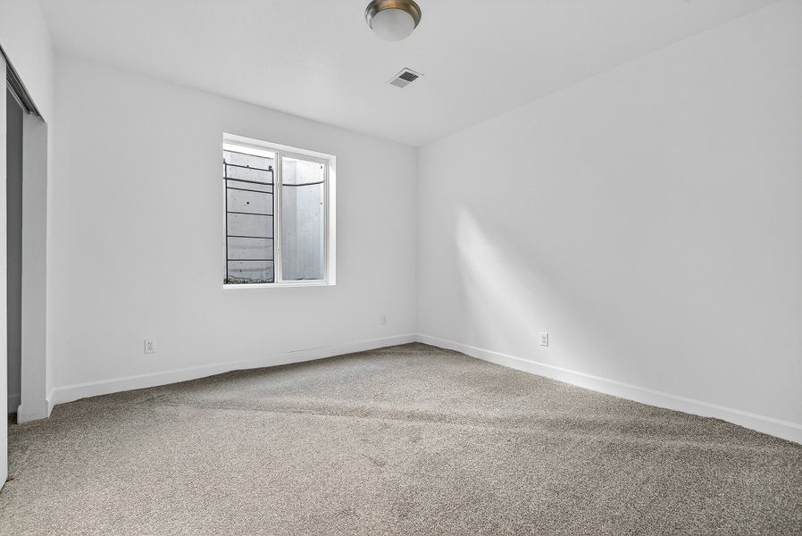 Spacious, unfurnished interior of a new home in Trailstone, Arvada (Image 25).