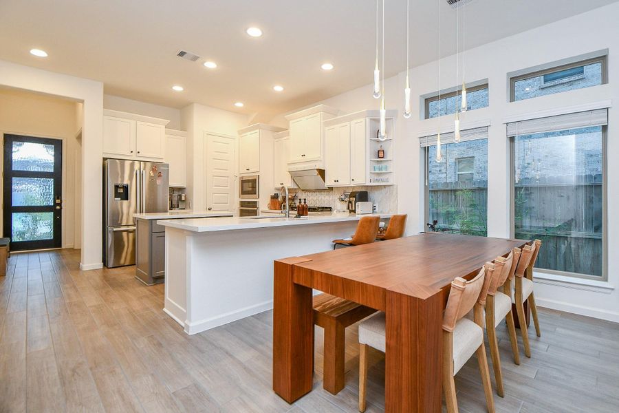 Furnished interior view inside a new home in Harvest Green 45', Richmond (Image 22). Furnished interior view inside a new home in Harvest Green 45', Richmond (Image 22).