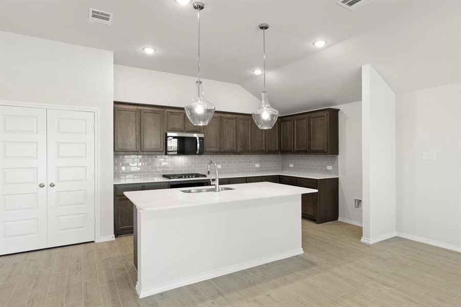 09. 116 Coyote - Kitchen (2) 09. 116 Coyote - Kitchen (2)