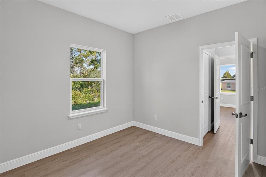 Spacious, unfurnished interior of a new home in , Ocala (Image 20).