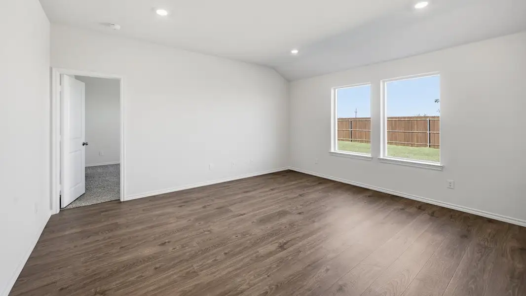 Spacious, unfurnished interior of a new home in Windrose, Pilot Point (Image 5). Spacious, unfurnished interior of a new home in Windrose, Pilot Point (Image 5).