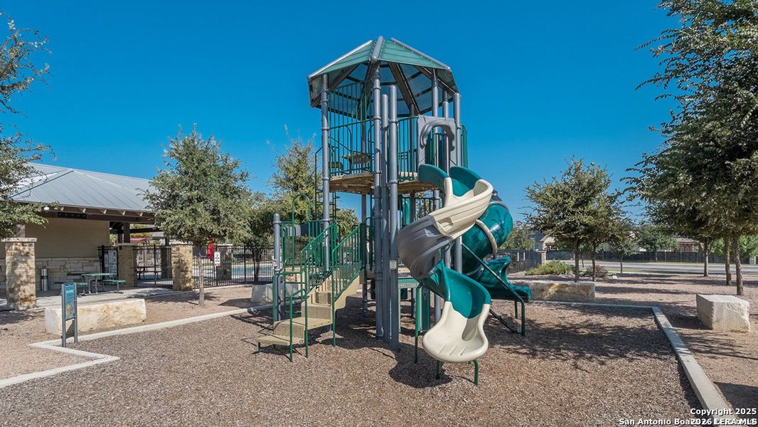 Community amenities in Redbird Ranch, San Antonio (Image 25).