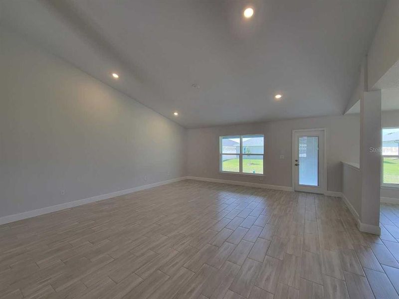 Spacious, unfurnished interior of a new home in , Ocala (Image 18).