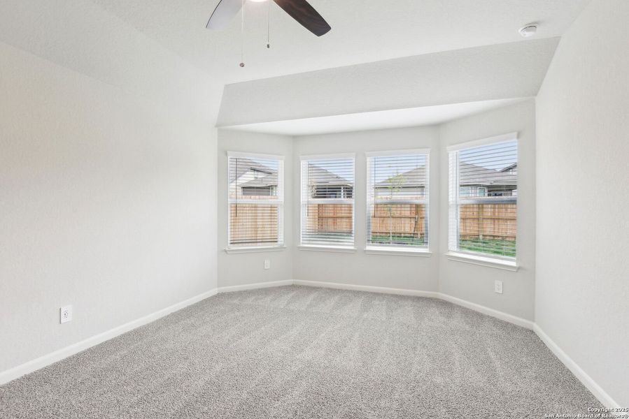 Spacious, unfurnished interior of a new home in Sagebrooke - Premier Series, San Antonio (Image 29).