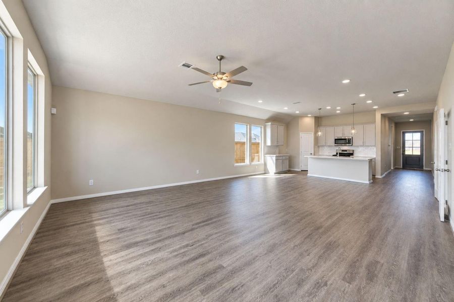 Spacious, unfurnished interior of a new home in The Trails, New Caney (Image 19). Spacious, unfurnished interior of a new home in The Trails, New Caney (Image 19).